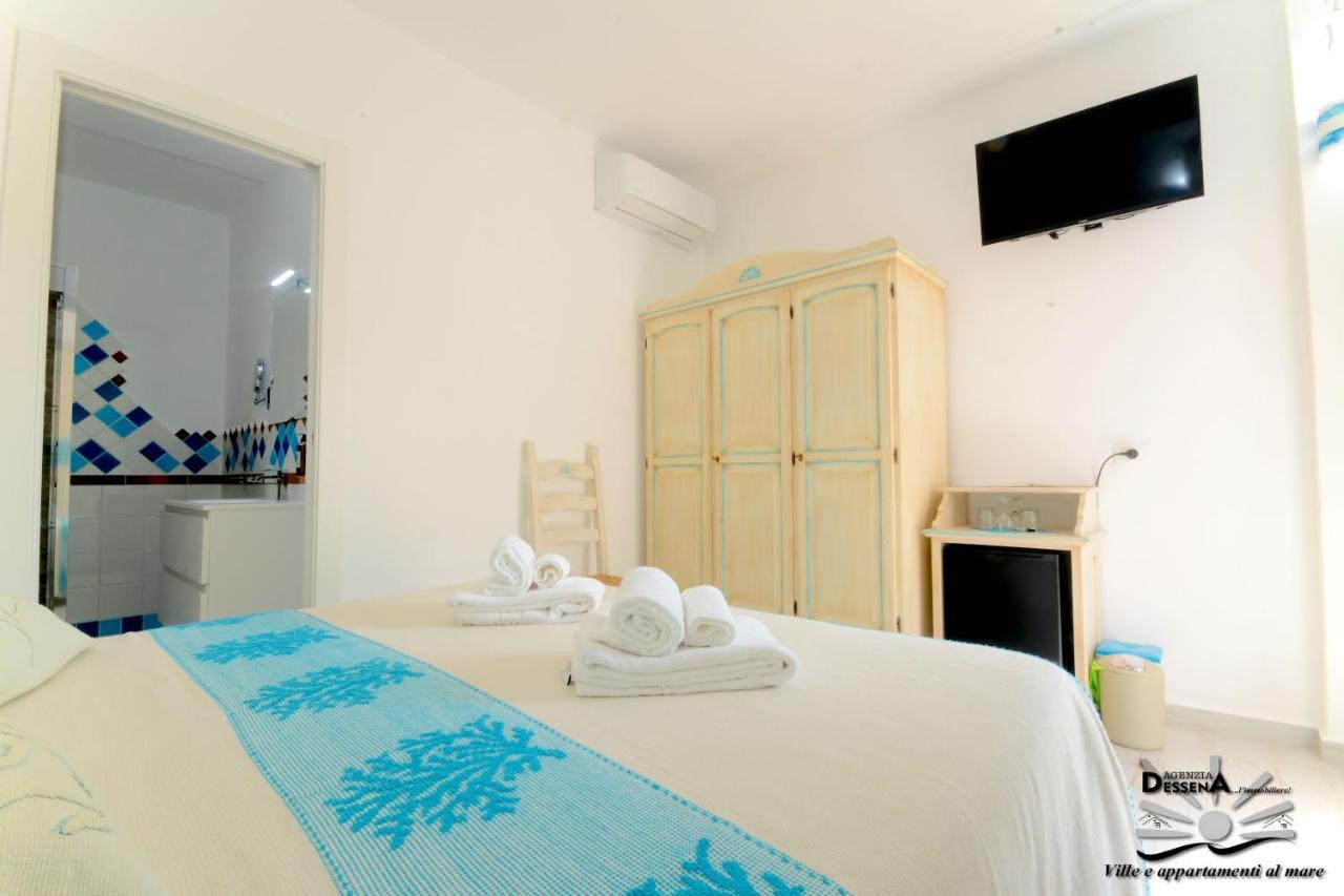 Villa Dessena Guest House Cala Liberotto Extérieur photo