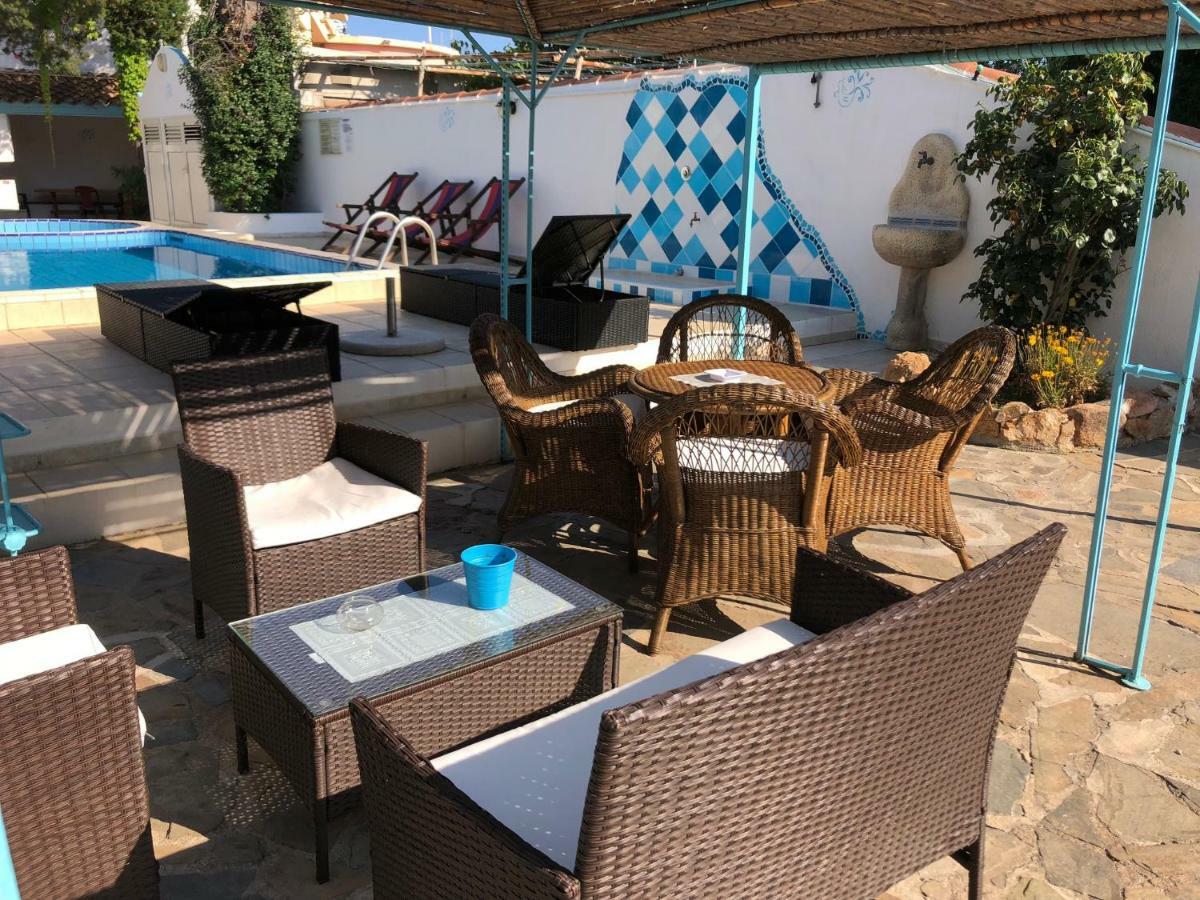 Villa Dessena Guest House Cala Liberotto Extérieur photo