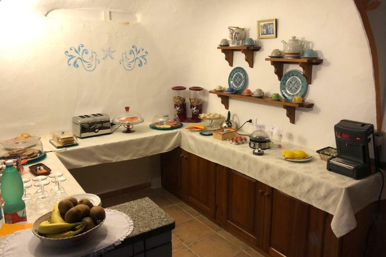 Villa Dessena Guest House Cala Liberotto Extérieur photo