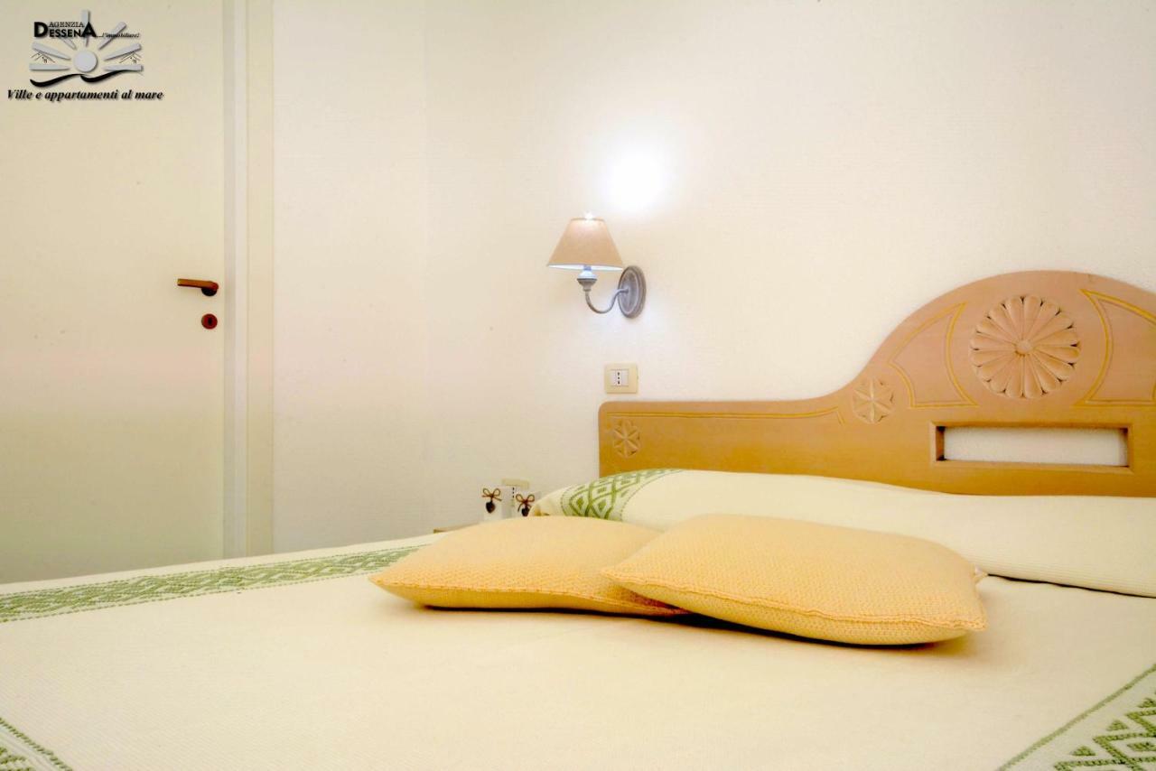 Villa Dessena Guest House Cala Liberotto Extérieur photo