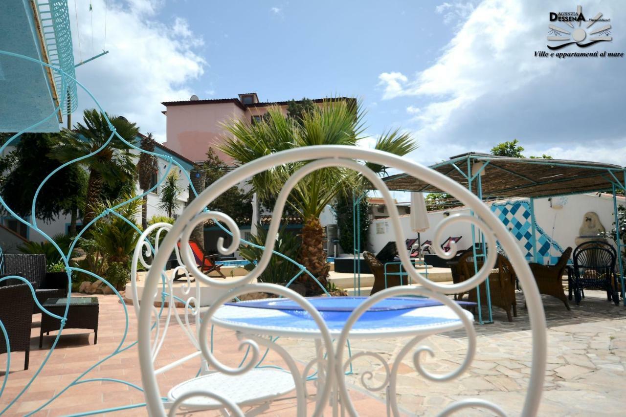 Villa Dessena Guest House Cala Liberotto Extérieur photo