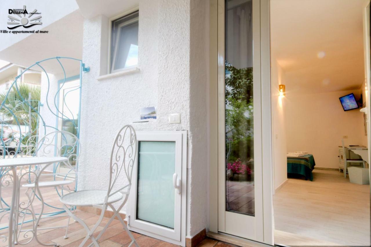 Villa Dessena Guest House Cala Liberotto Extérieur photo