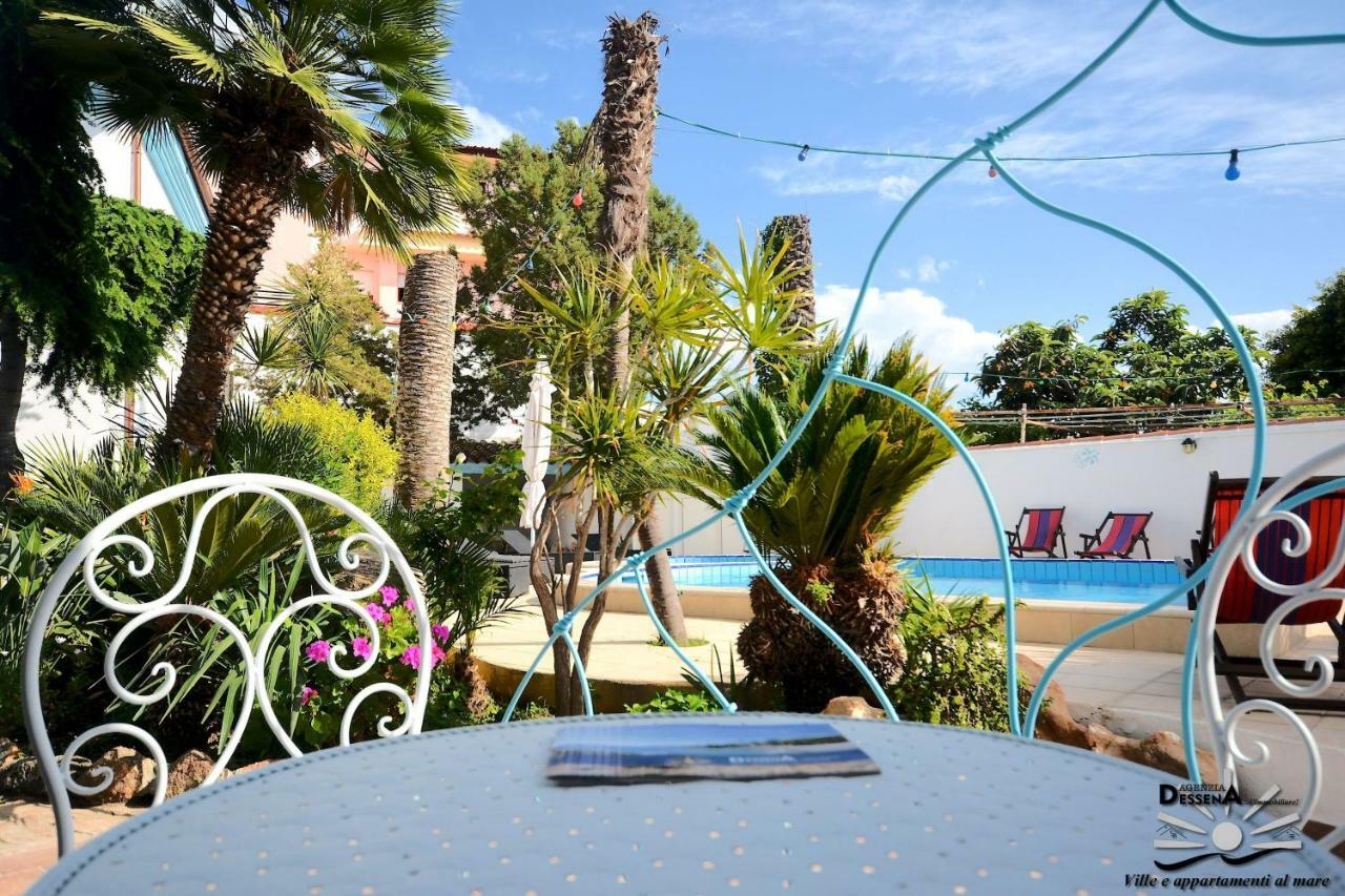 Villa Dessena Guest House Cala Liberotto Extérieur photo