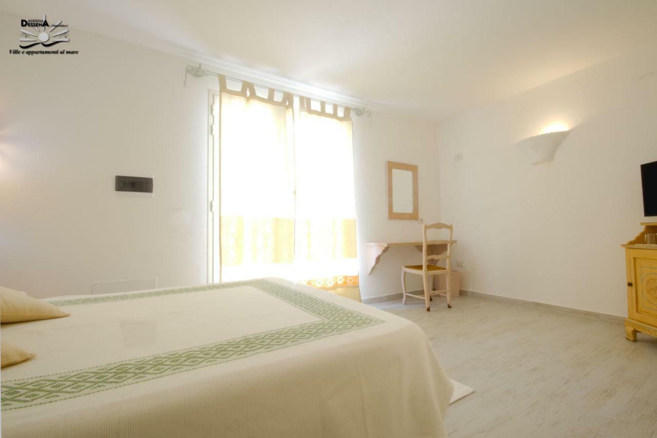 Villa Dessena Guest House Cala Liberotto Extérieur photo